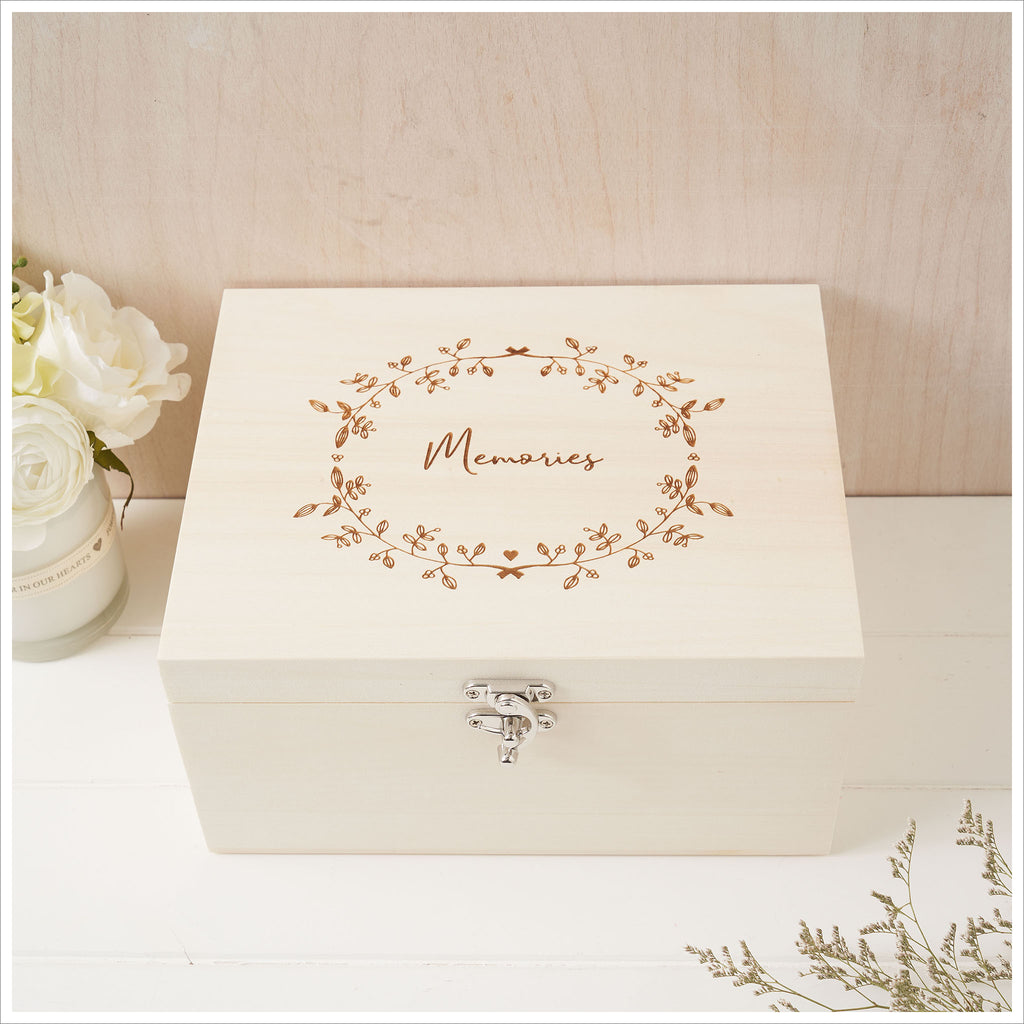 12 Wedding Keepsake Boxes for Storing Wedding Day Mementos